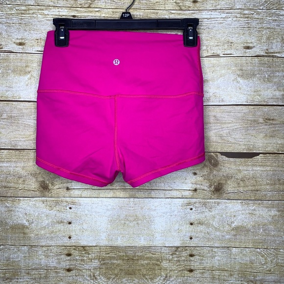 Lululemon shorts size 6 - Picture 2 of 2